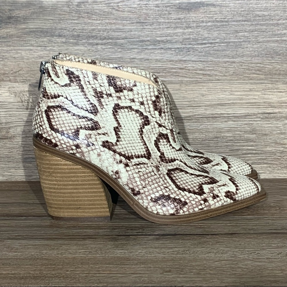 Vince Camuto Ginsel Snake Print Leather Stacked Heel Bootie Sz- 8.5